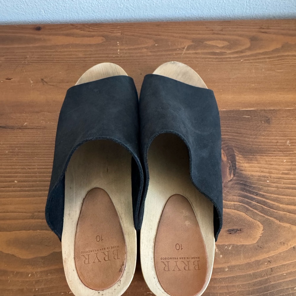 Bryr Black Leather Slide Sandals